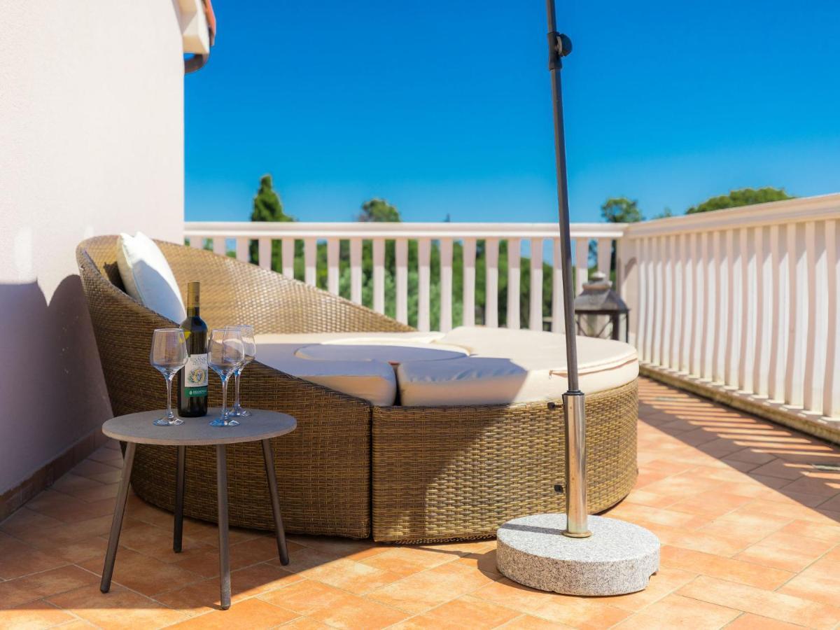 Holiday Home Villa Valentina Loborika Esterno foto