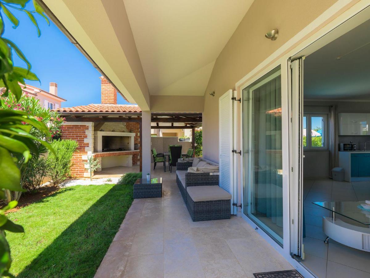 Holiday Home Villa Valentina Loborika Esterno foto